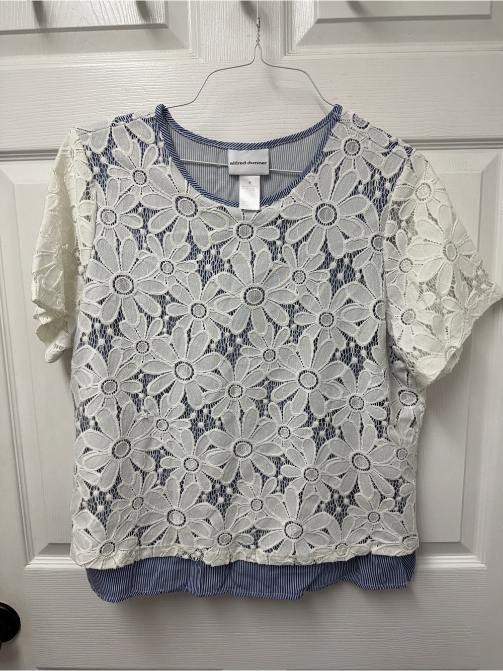 Alfred Dunner White Daisy Lace Overlay Blue Stripe Women’s Top